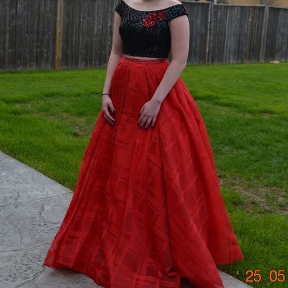Two piece prom dress - Picture 2 of 2